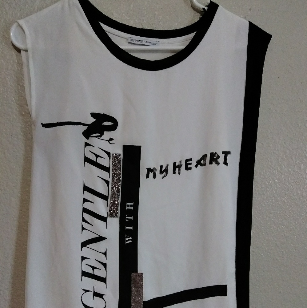 Black and white flowy tank Zara